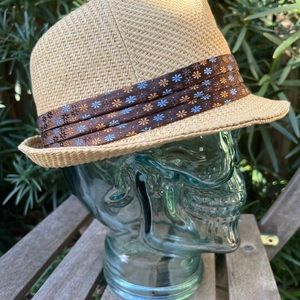 U3i MENS WOVEN HAT WITH BROWN FLORAL BAND